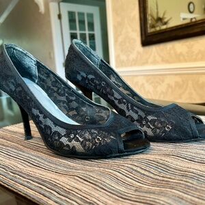 Le Chateau Lace Peep Toe Heels in Size 10